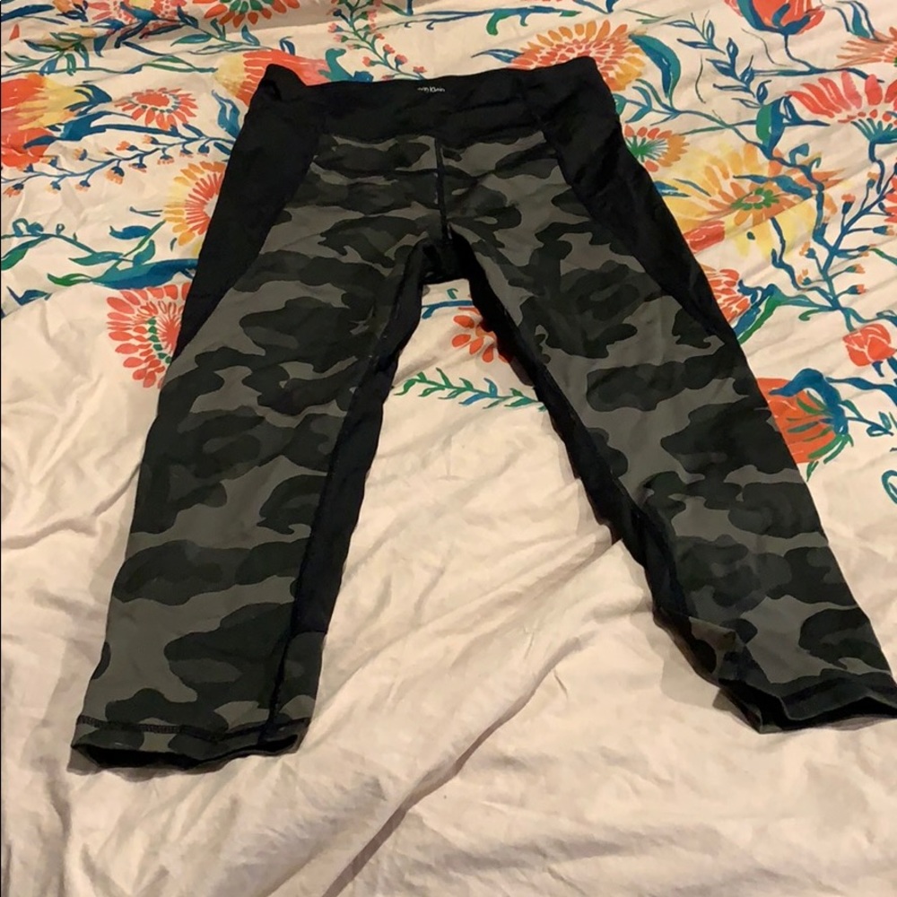 Calvin Klein camo leggings